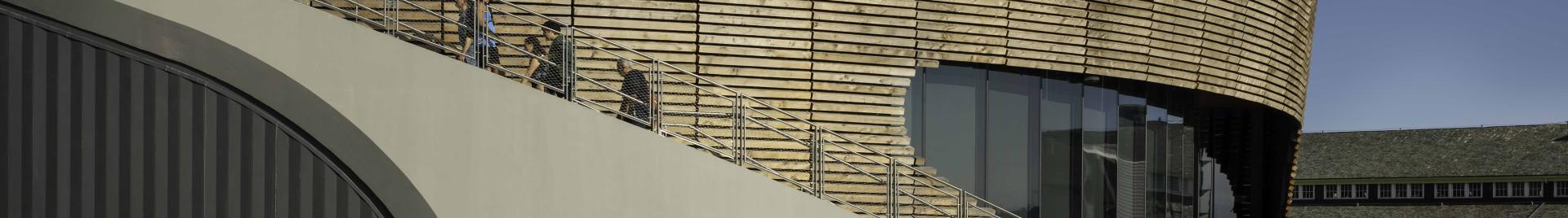 image of seattle aquarium with people walking around
